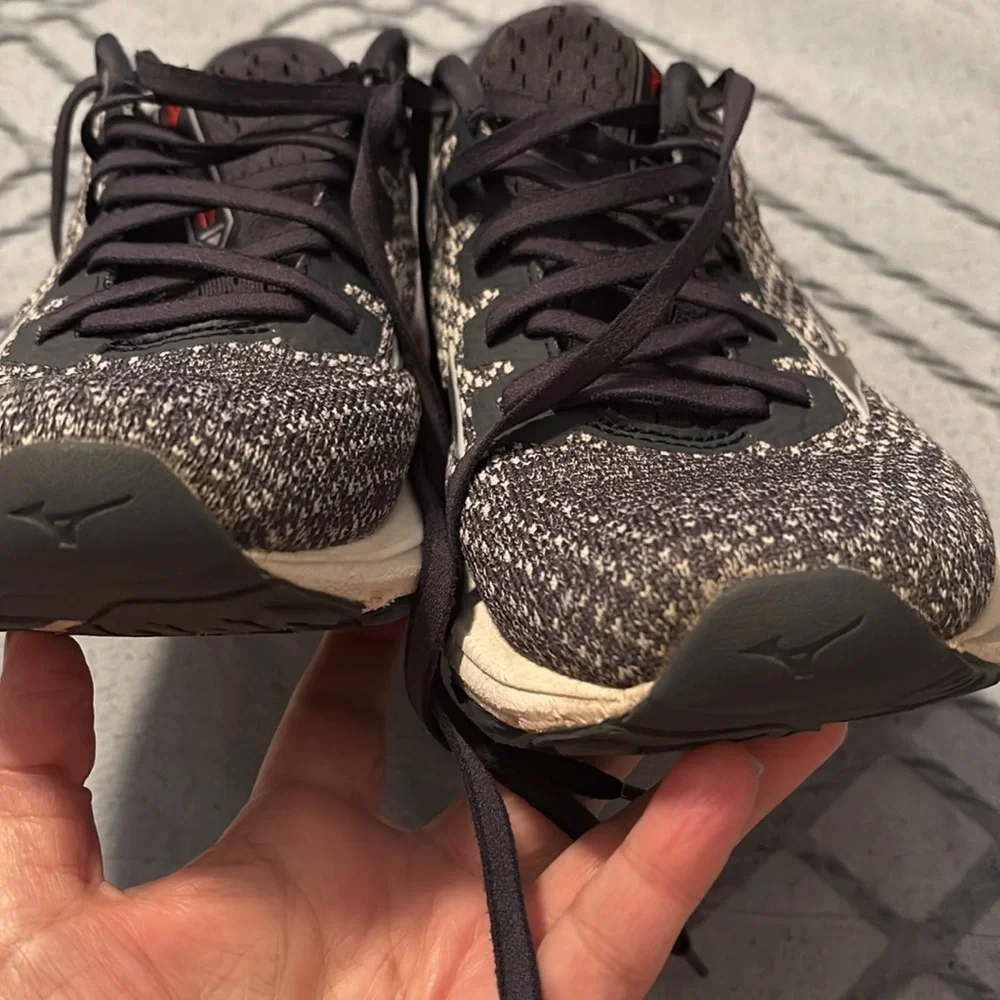 Mizuno Women's Wave 17 Running Shoes Size 9.5